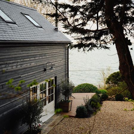 1-Bed Luxury Seafront Cabin In Heart Of Newlyn, Mousehole Exteriör bild