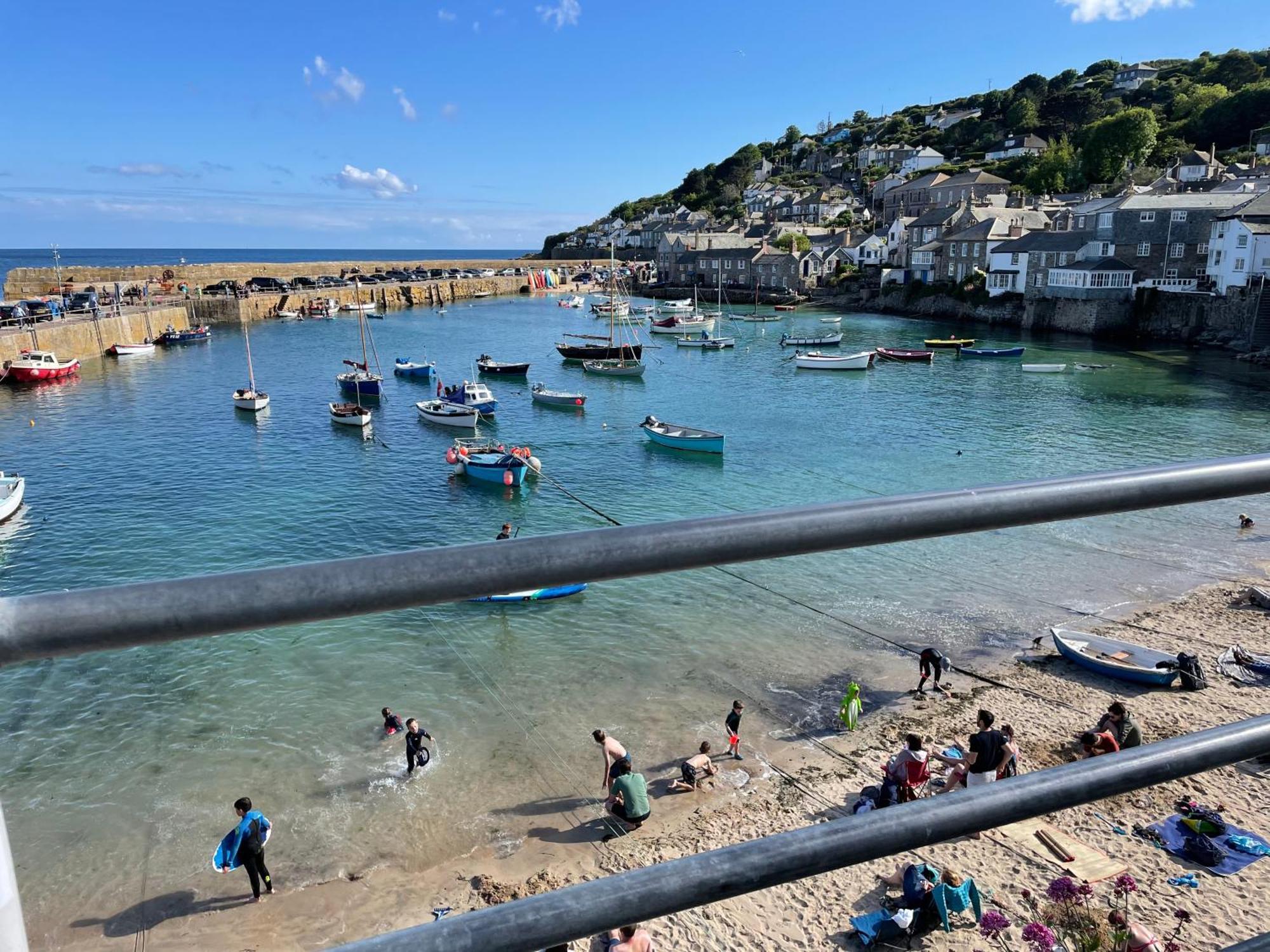 1-Bed Luxury Seafront Cabin In Heart Of Newlyn, Mousehole Exteriör bild